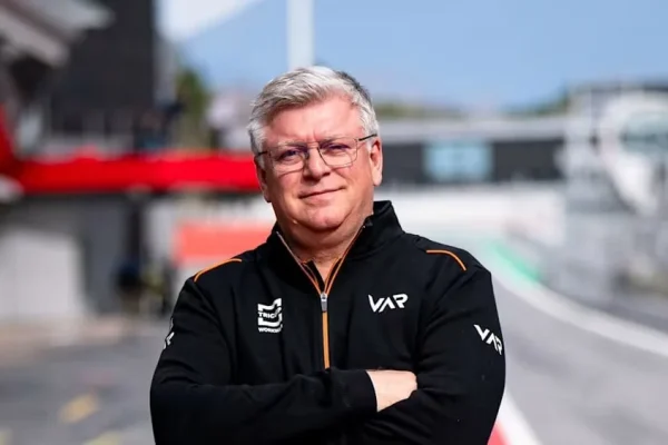 Otmar Szafnauer returns to the paddock in F2