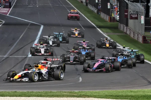 Scare at the start of the Australian Grand Prix: McLaren calls for a quick reaction from the FIA