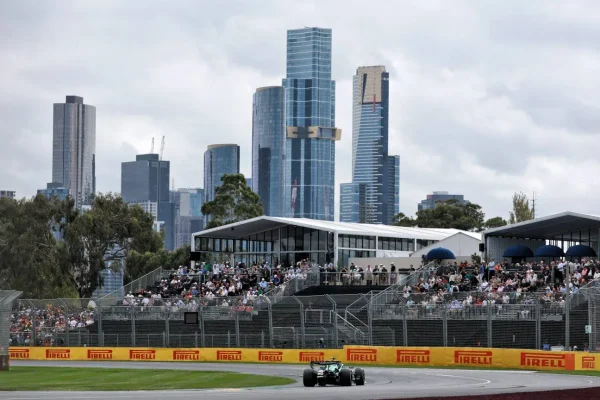 What time does the 2026 Formula 1 Australian Grand Prix start?