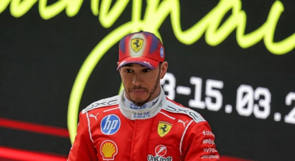 Lewis Hamilton prend la défense des nouvelles règles de la F1 face aux critiques de Verstappen