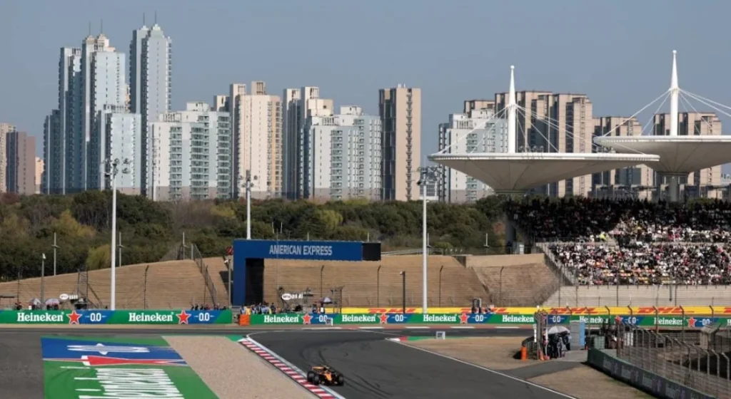 Graining, stratégie et pneus sous pression : le défi qui attend la F1 à Shanghai