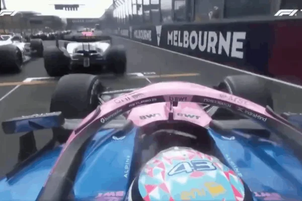 Scare at the start of the Australian GP: Franco Colapinto narrowly avoids a huge accident