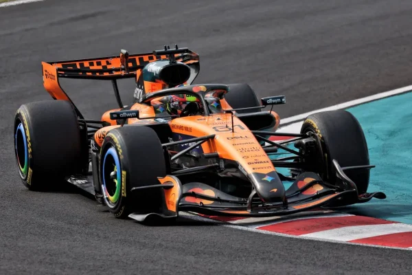Oscar Piastri finally opens his account: a second place with the taste of victory