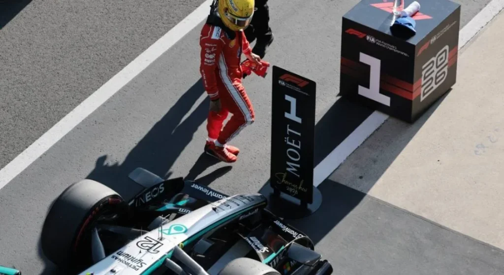 Lewis Hamilton accuse Mercedes d’utiliser un 
