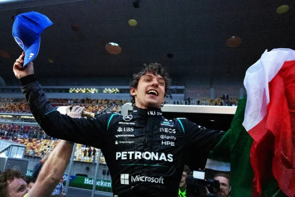 Major moment of confusion in Shanghai: Antonelli called… Kimi Räikkönen on the podium