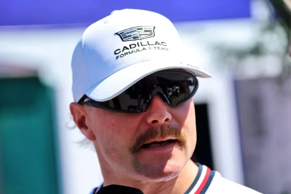 Valtteri Bottas finally escapes his grid penalty in Australia
