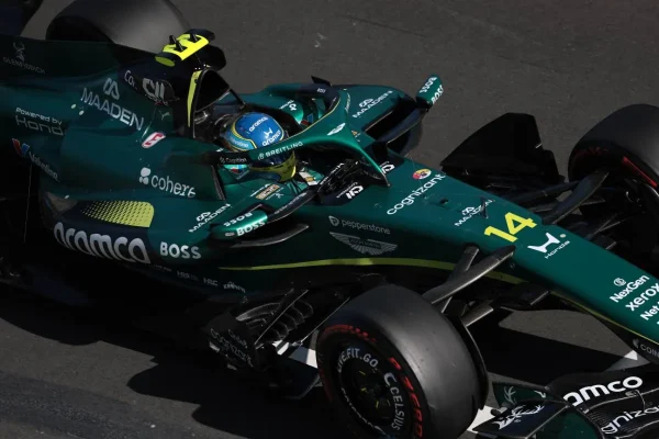 Fernando Alonso forced to retire in China after a worrying physical alert