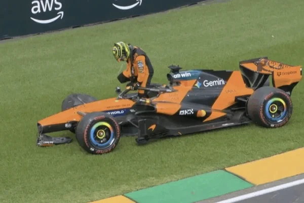 Disaster for Oscar Piastri: crash even before the start of the Australian Grand Prix