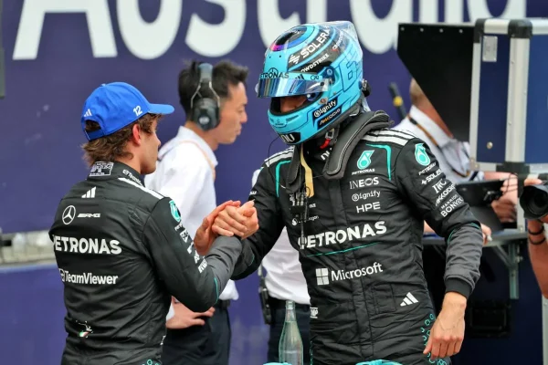 Mission accomplished for the Mercedes boys who atomize the competition in Melbourne