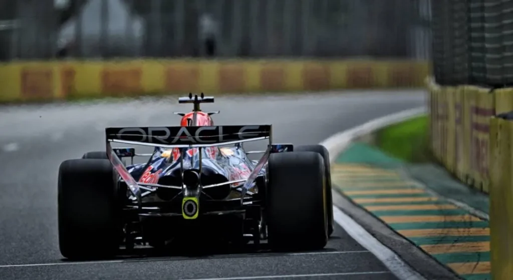 Red Bull piégée par la nouvelle F1 : Verstappen et Hadjar contraints de partir avec une batterie vide