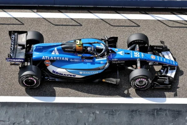 Carlos Sainz rather skeptical about Williams' chances in the short term