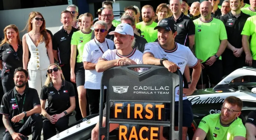 Cadillac F1 made history today by finishing its very first Grand Prix: while Valtteri Bottas had to retire, Checo Pérez crossed the finish line at the wheel of the MAC-26 in 16th position.