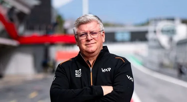 Otmar Szafnauer returns to the paddock in F2