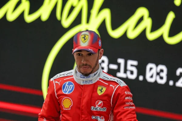 Lewis Hamilton defends the new F1 rules against Verstappen's criticism