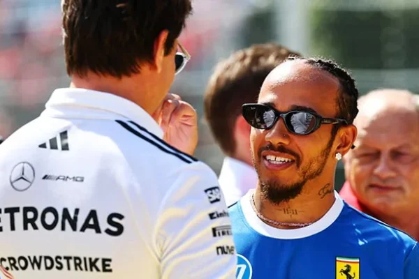 Hamilton called Wolff and Brown after the Bahrain tests