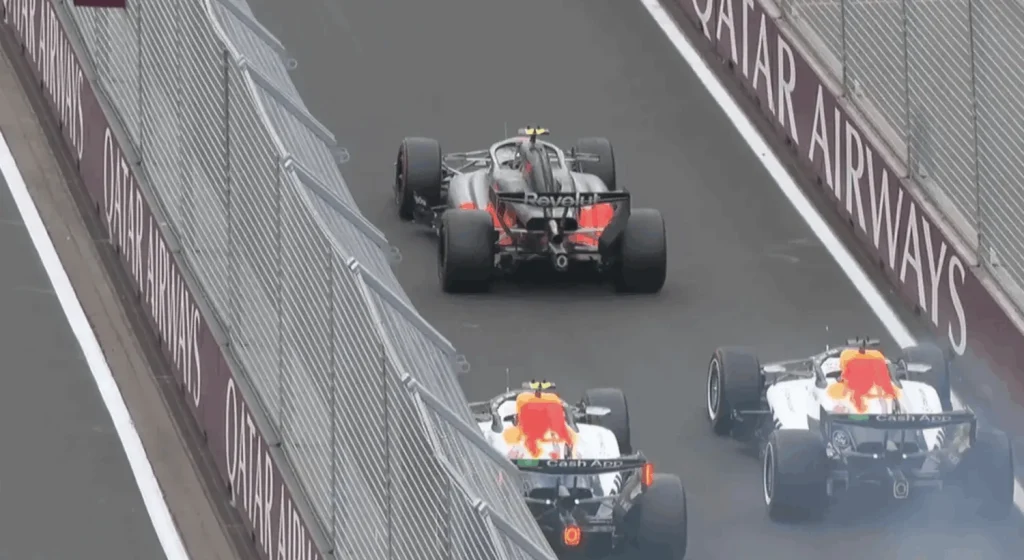 capture Fright in the pit lane: Lindblad narrowly avoids a collision with Lawsondecran 2026-03-07 a 07.29.02