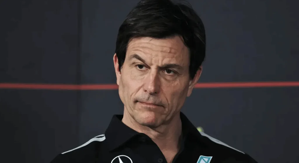 Toto Wolff tire la sonnette d’alarme : des règles 2026 encore 
