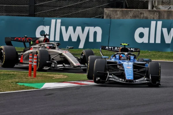 "He is at a dead end": Is Carlos Sainz at the end of the road in Formula 1?
