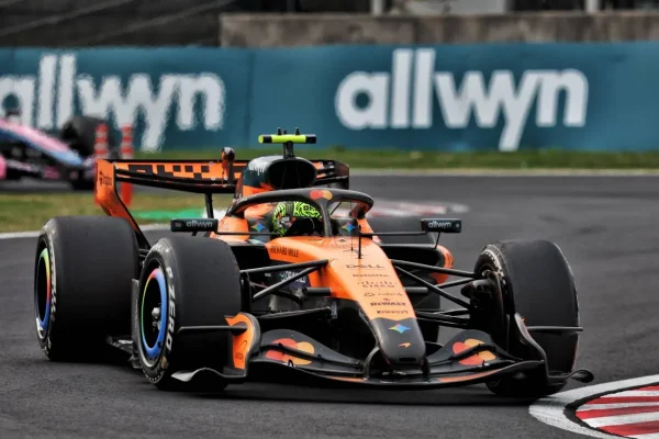 Lando Norris points to a strange dilemma regarding Lewis Hamilton