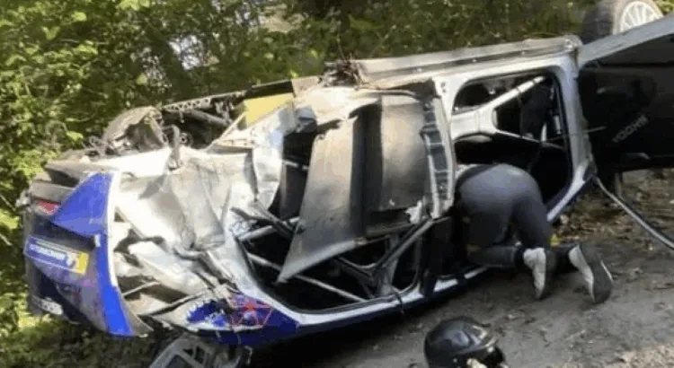 Crash spectaculaire pour Jos Verstappen : sa voiture finit sur le toit en Wallonie