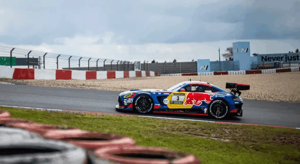 Max Verstappen electrifies the Nürburgring and takes the lead of the 24 Hours