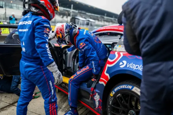 Des pilotes de Formule 1 ont couru les 24 Heures dans "l'enfer vert" avant Max Verstappen