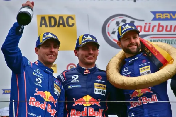 Max Verstappen conquering the Nürburgring: his team is the favorite for the 24 Hours