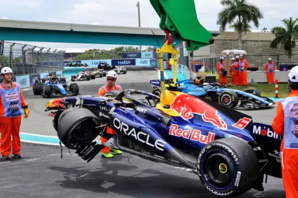 Isack Hadjar: beware of the negative spiral, warns Karun Chandhok