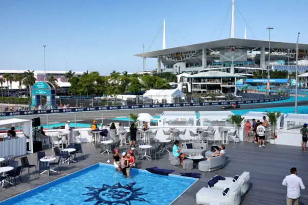 What time does the Miami Grand Prix 2026 Sprint start?