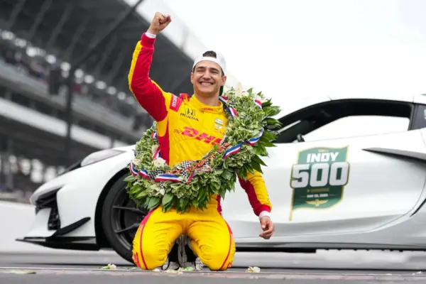 Álex Palou on pole position at Indy, Romain Grosjean and Mick Schumacher at the back of the grid