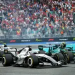 Sergio Pérez is having fun fighting with the Aston Martins at the back of the pack