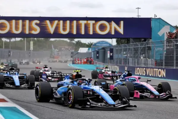 Carlos Sainz targets Alpine after the late arrival of upgrades at Williams