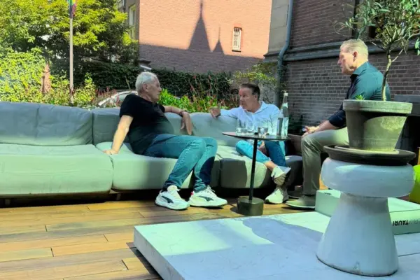 Helmut Marko maintains the mystery after a meeting with the Verstappen clan