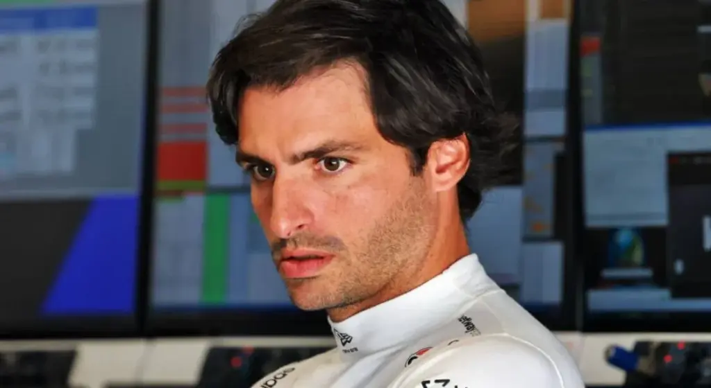 Carlos Sainz répond sèchement à Piastri après leur accrochage