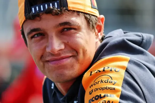 Lando Norris prolonge avec McLaren jusqu'en 2030 et reçoit un cadeau exceptionnel