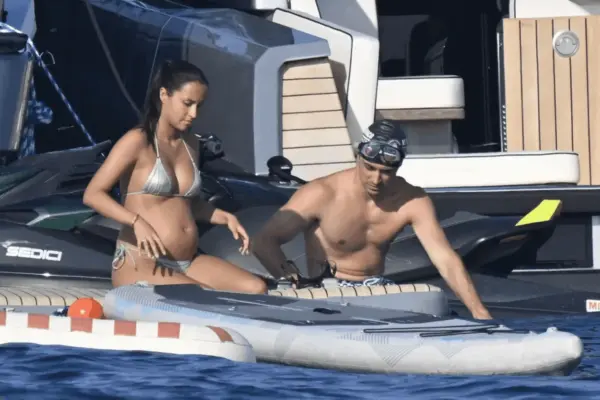 Charles Leclerc and Alexandra Saint Mleux: these images that confirm the arrival of their first child