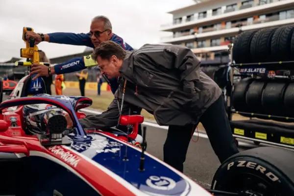 Freddie Slater moves to F2 with Invicta Racing