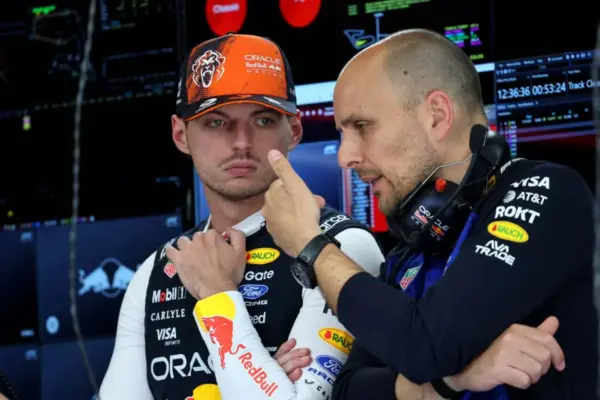 McLaren wants to speed up the departure of Verstappen's right-hand man and is negotiating with Red Bull